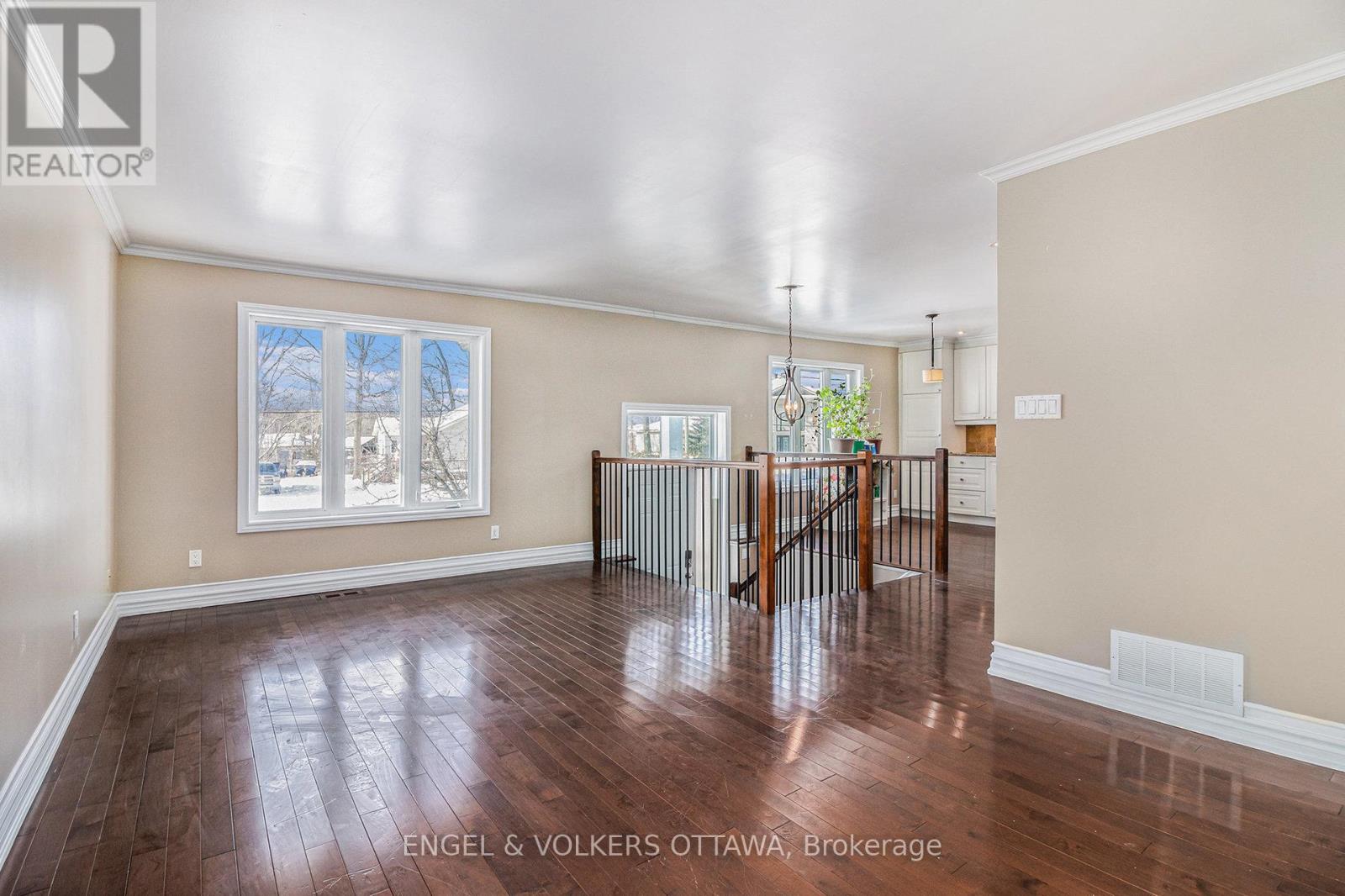 1095 Morin Road