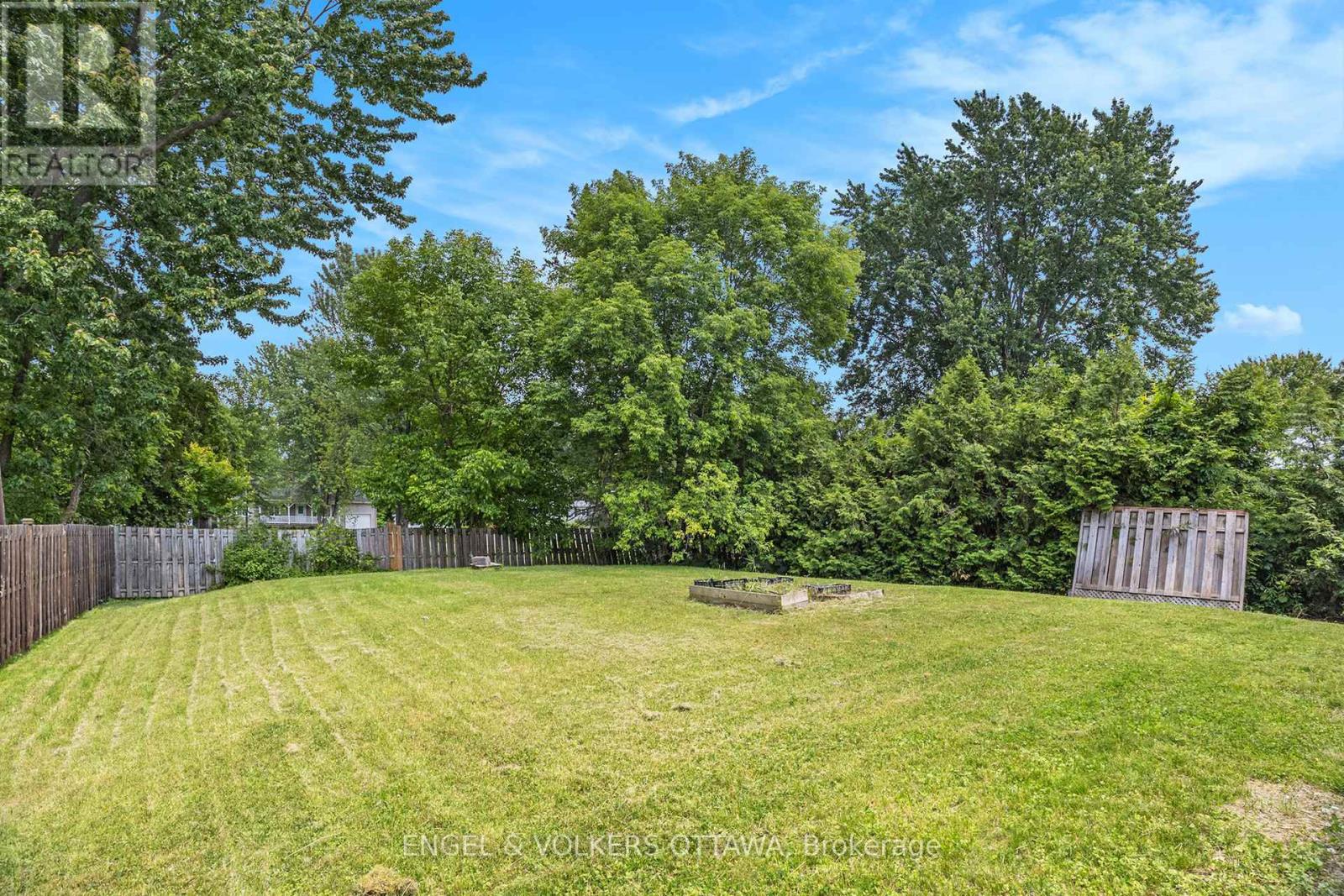 1095 Morin Road