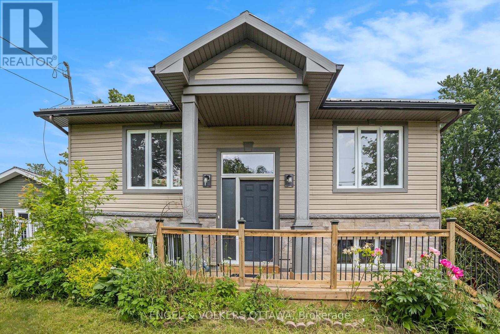 1095 Morin Road
