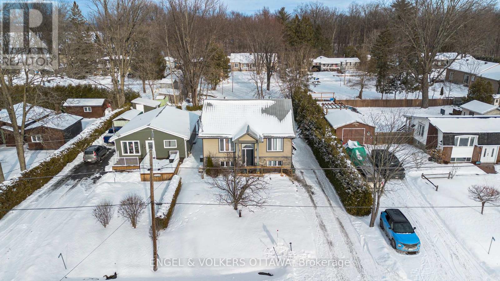 1095 Morin Road