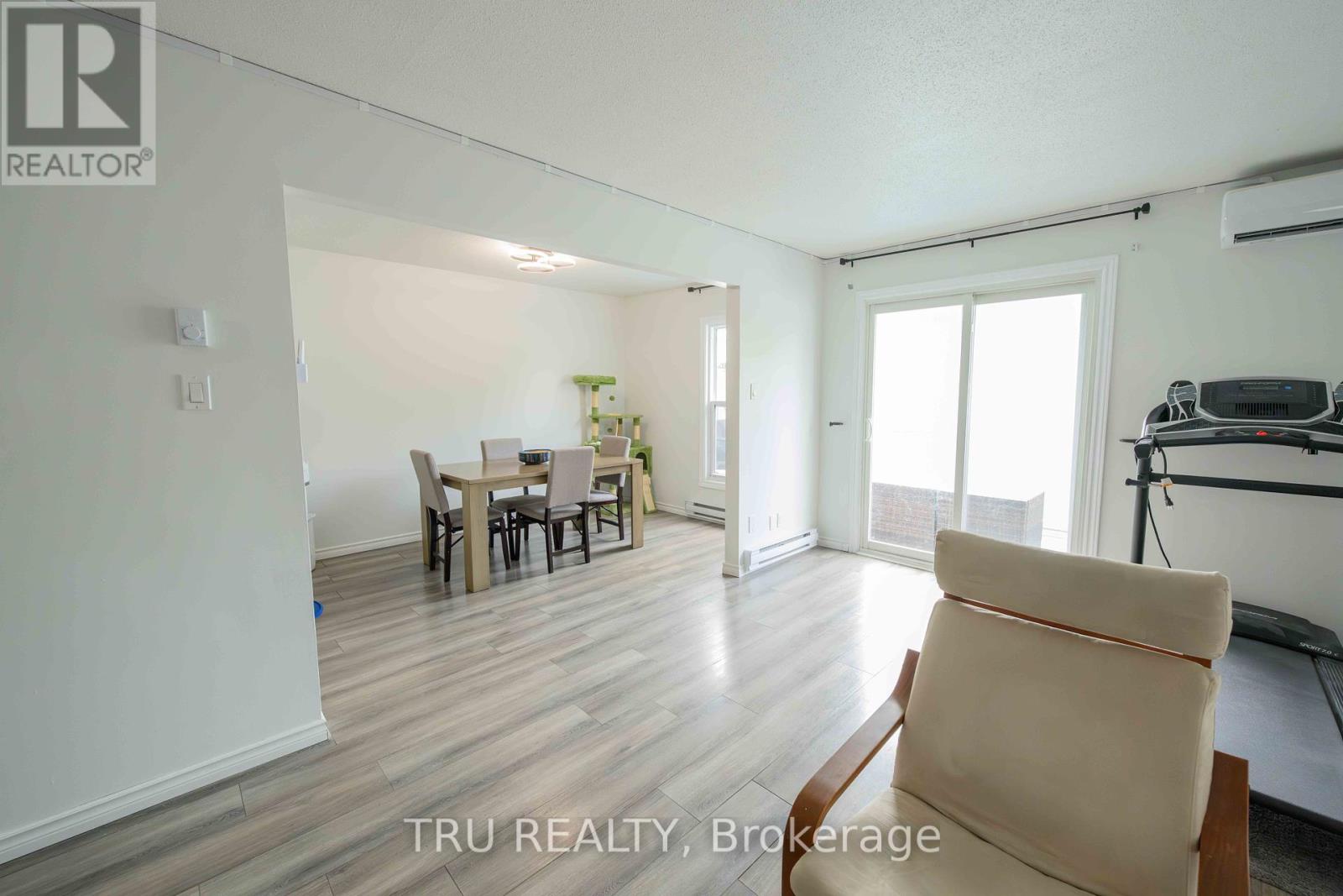 152 - 825 Cahill Drive W