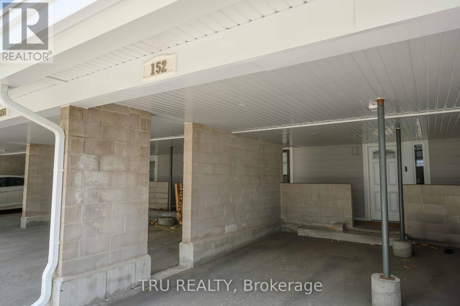 152 - 825 Cahill Drive W