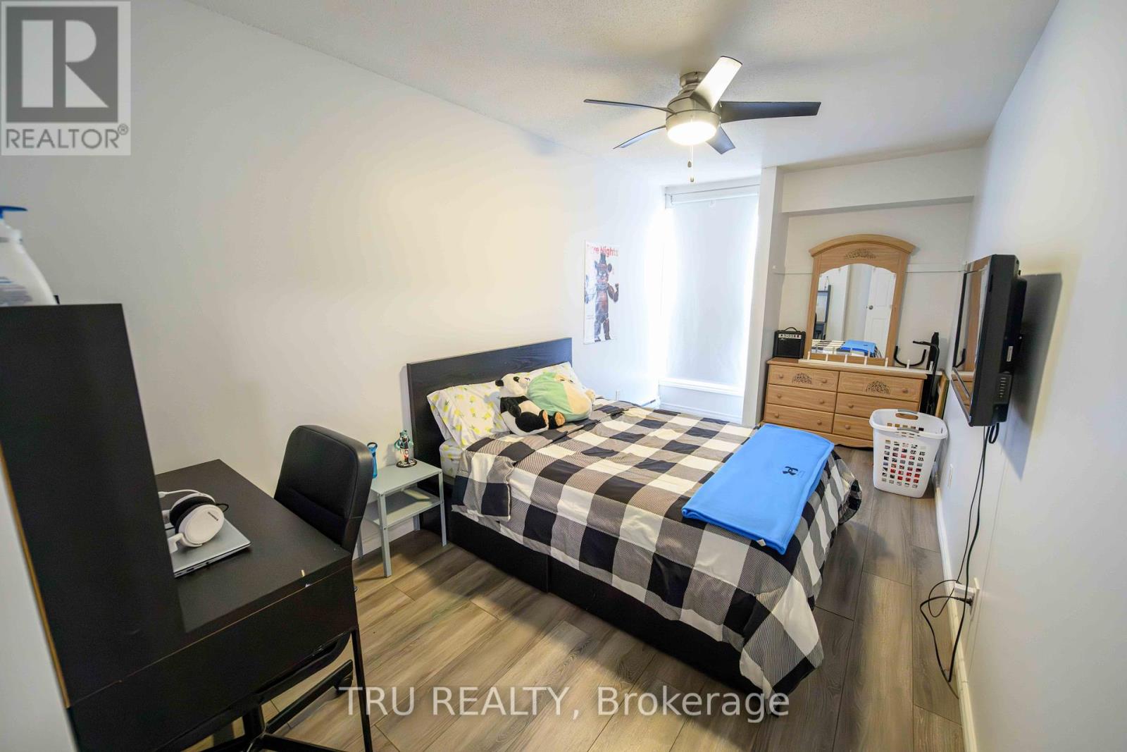 152 - 825 Cahill Drive W