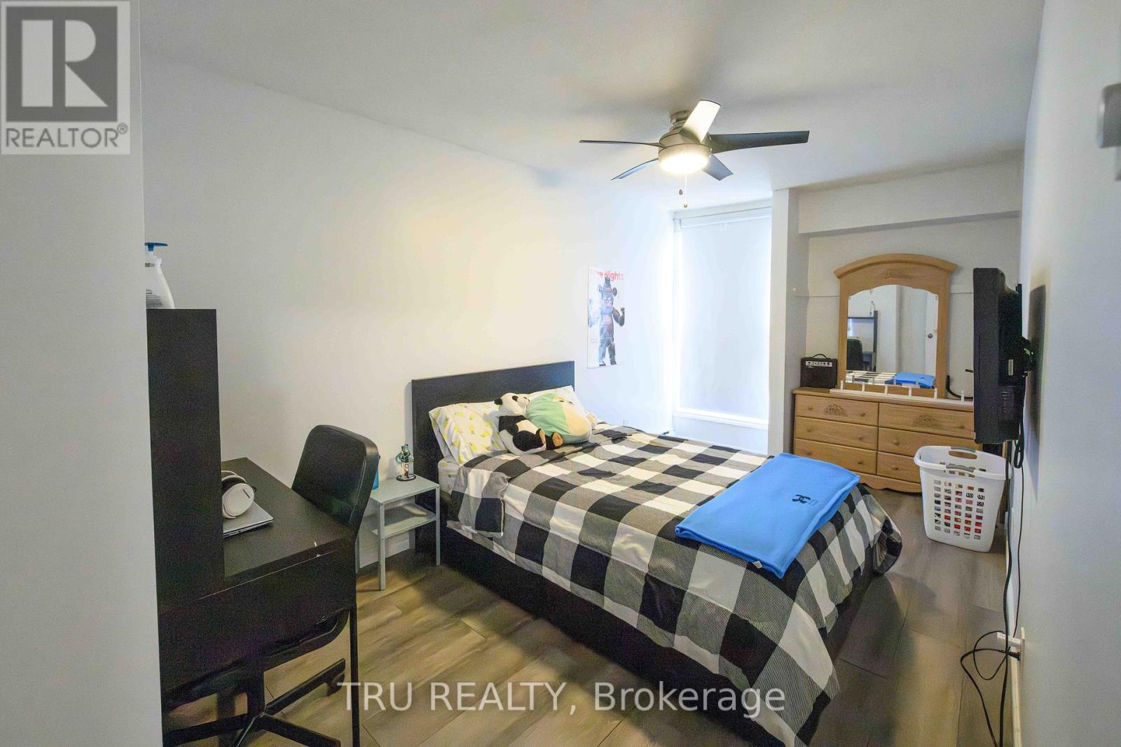 152 - 825 Cahill Drive W