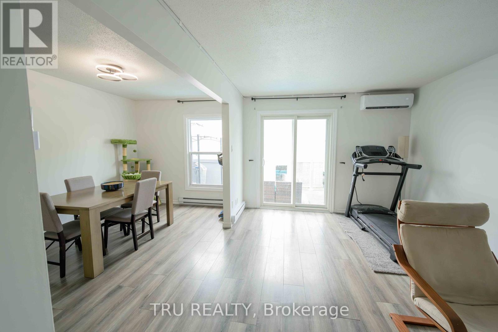 152 - 825 Cahill Drive W