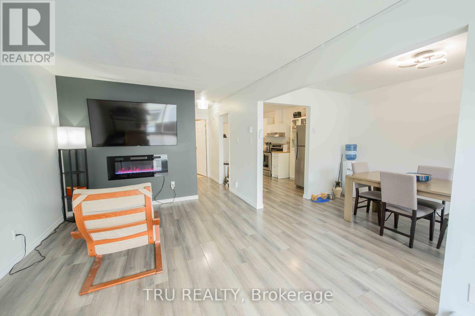 152 - 825 Cahill Drive W