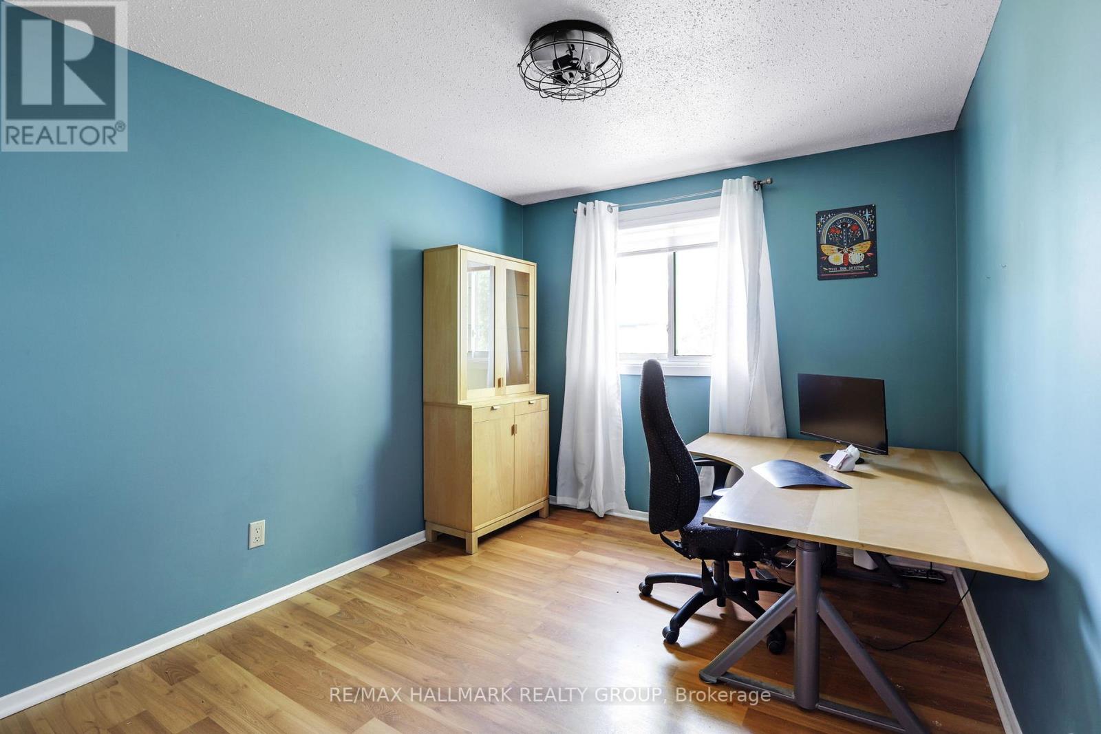 8 - 405 Montfort Street
