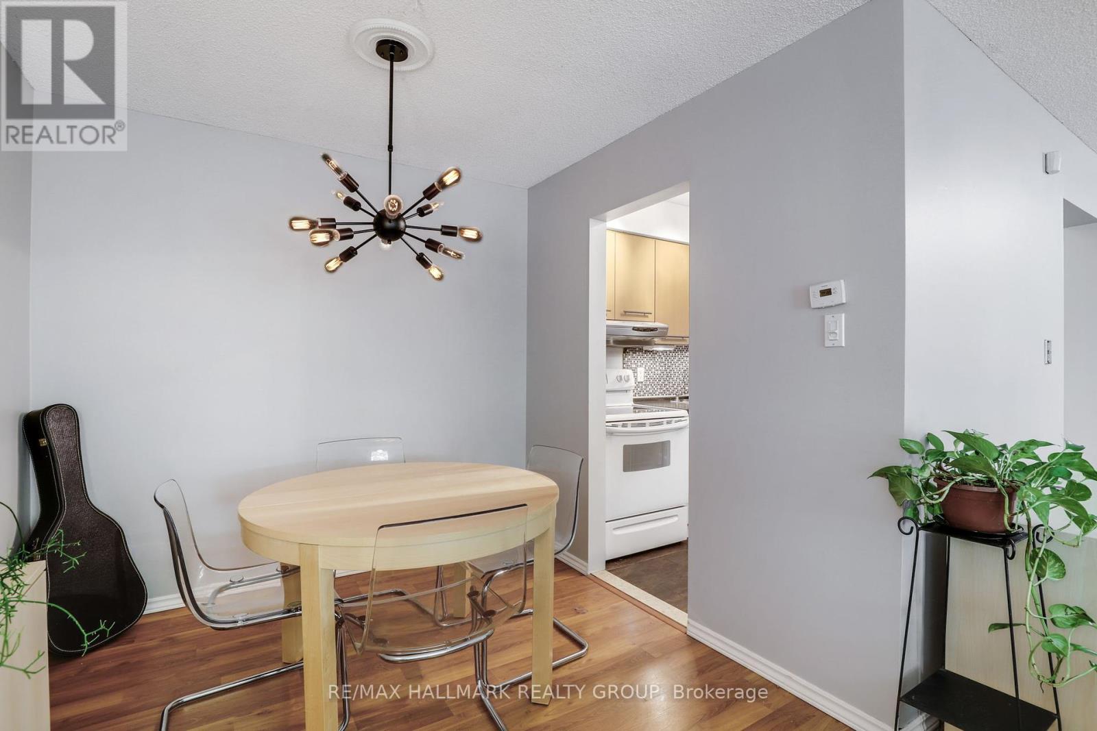 8 - 405 Montfort Street