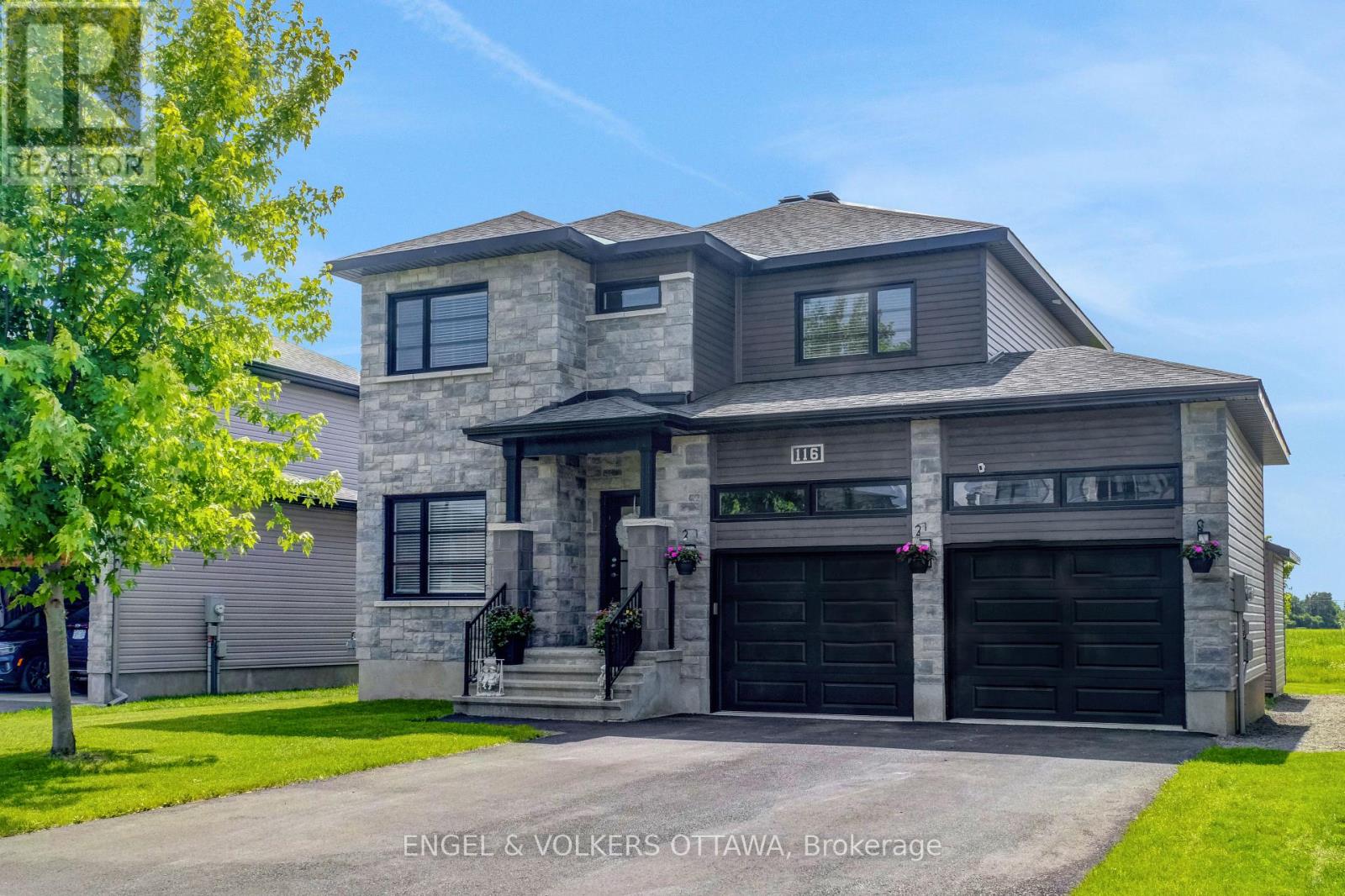 116 Sunset Crescent