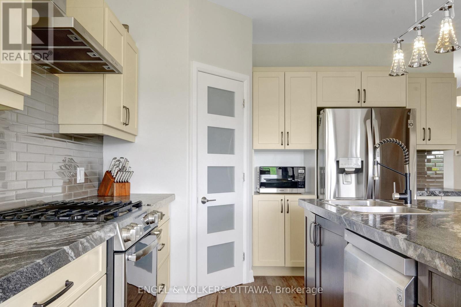 116 Sunset Crescent