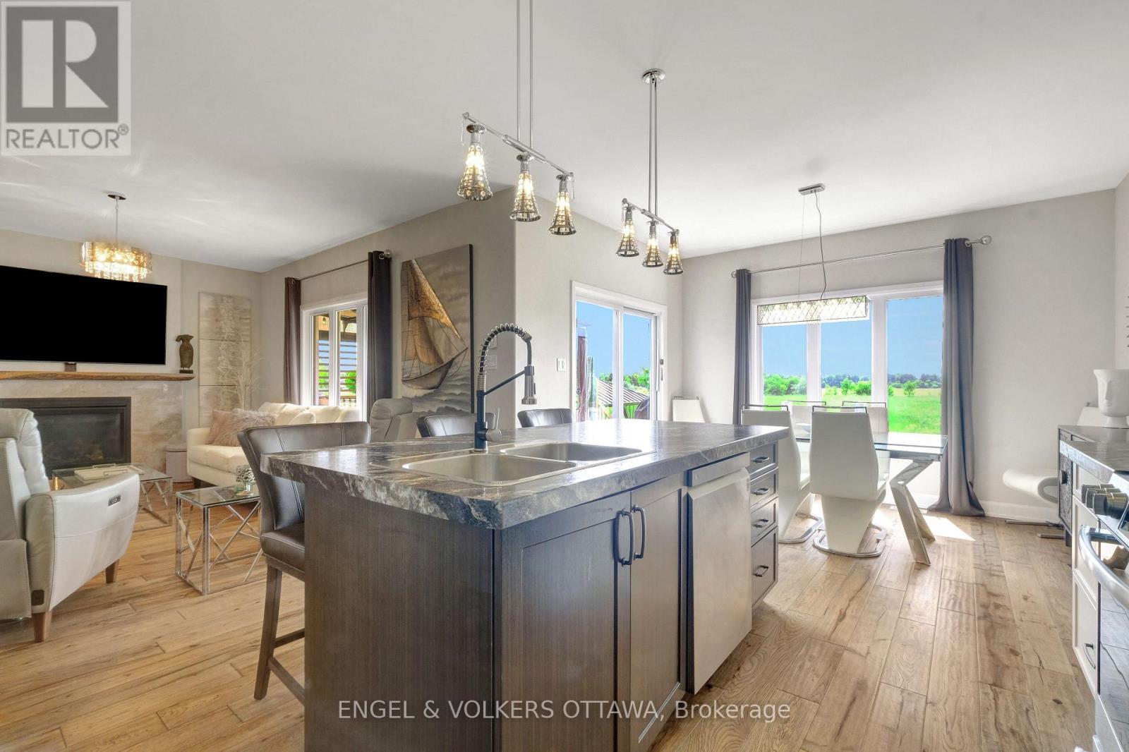 116 Sunset Crescent