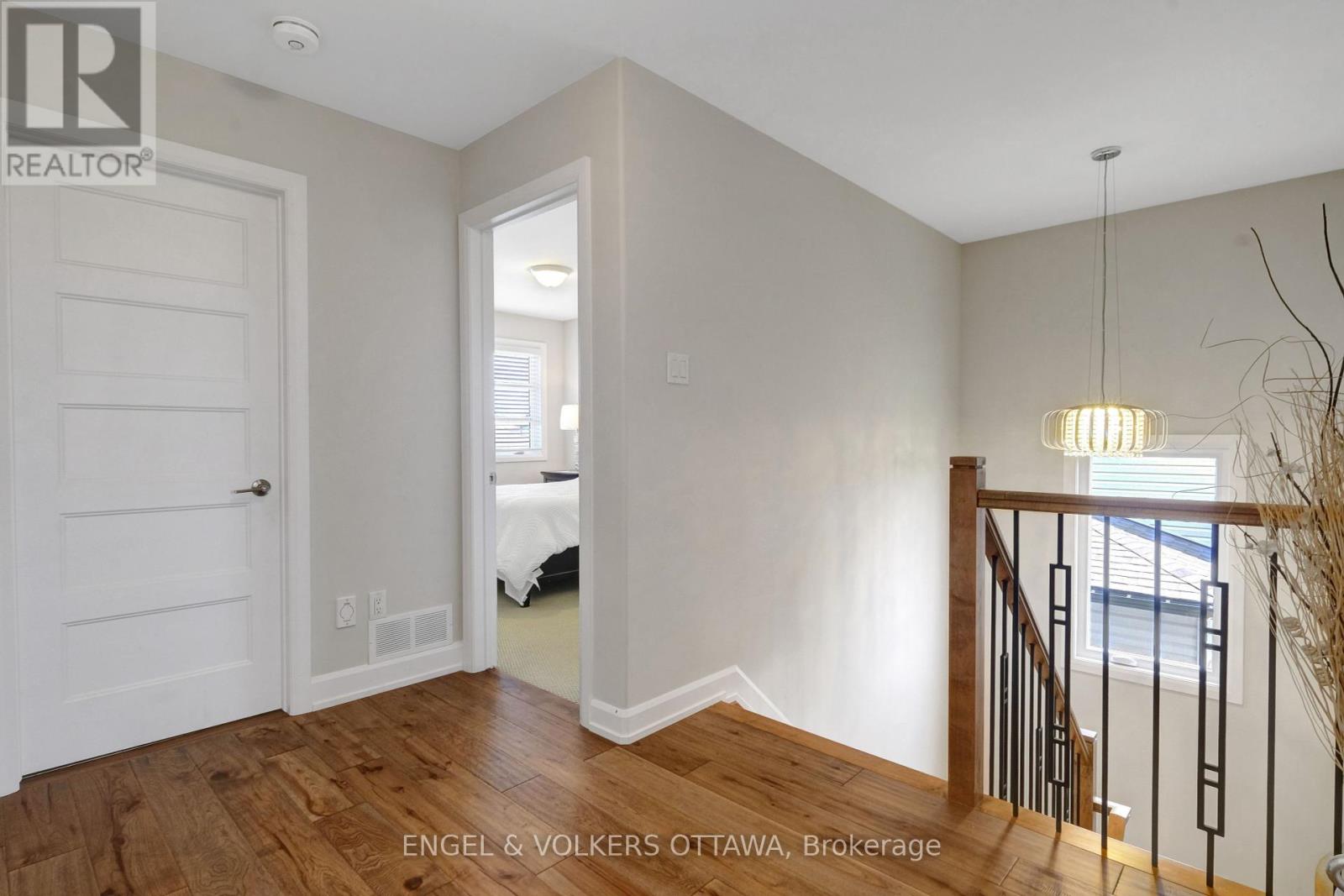 116 Sunset Crescent