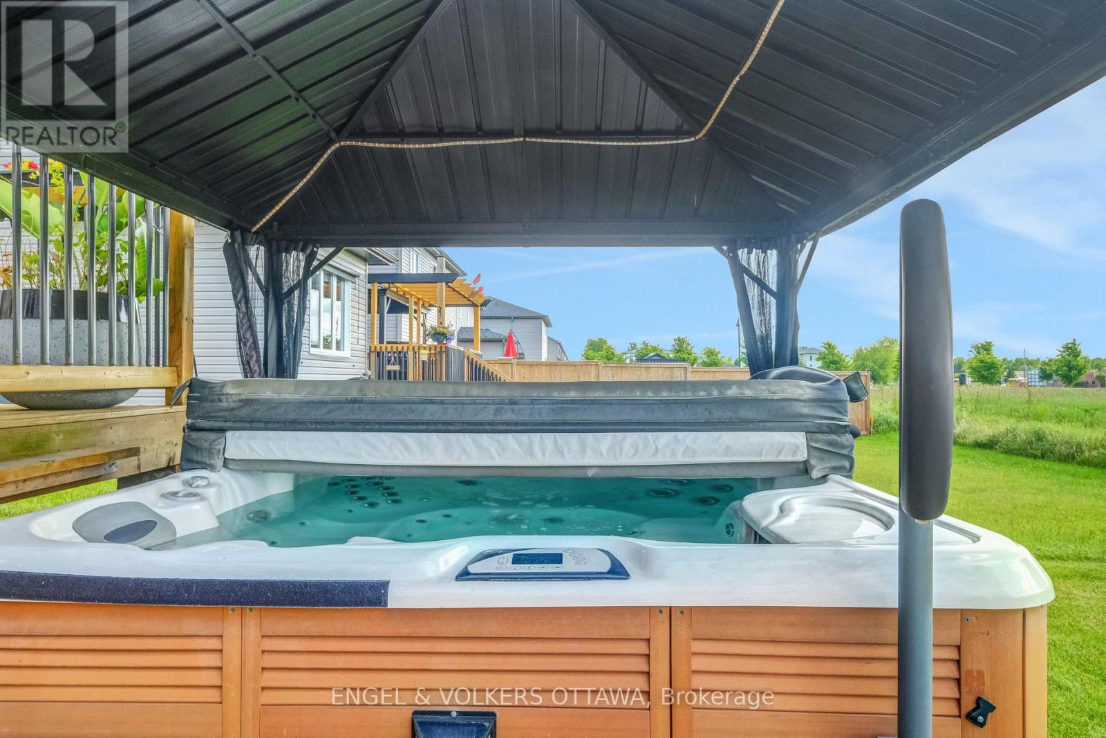 116 Sunset Crescent