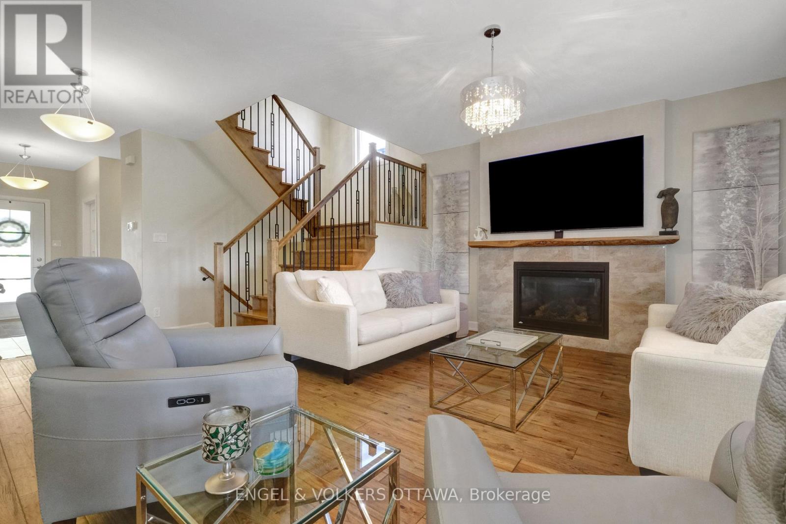 116 Sunset Crescent