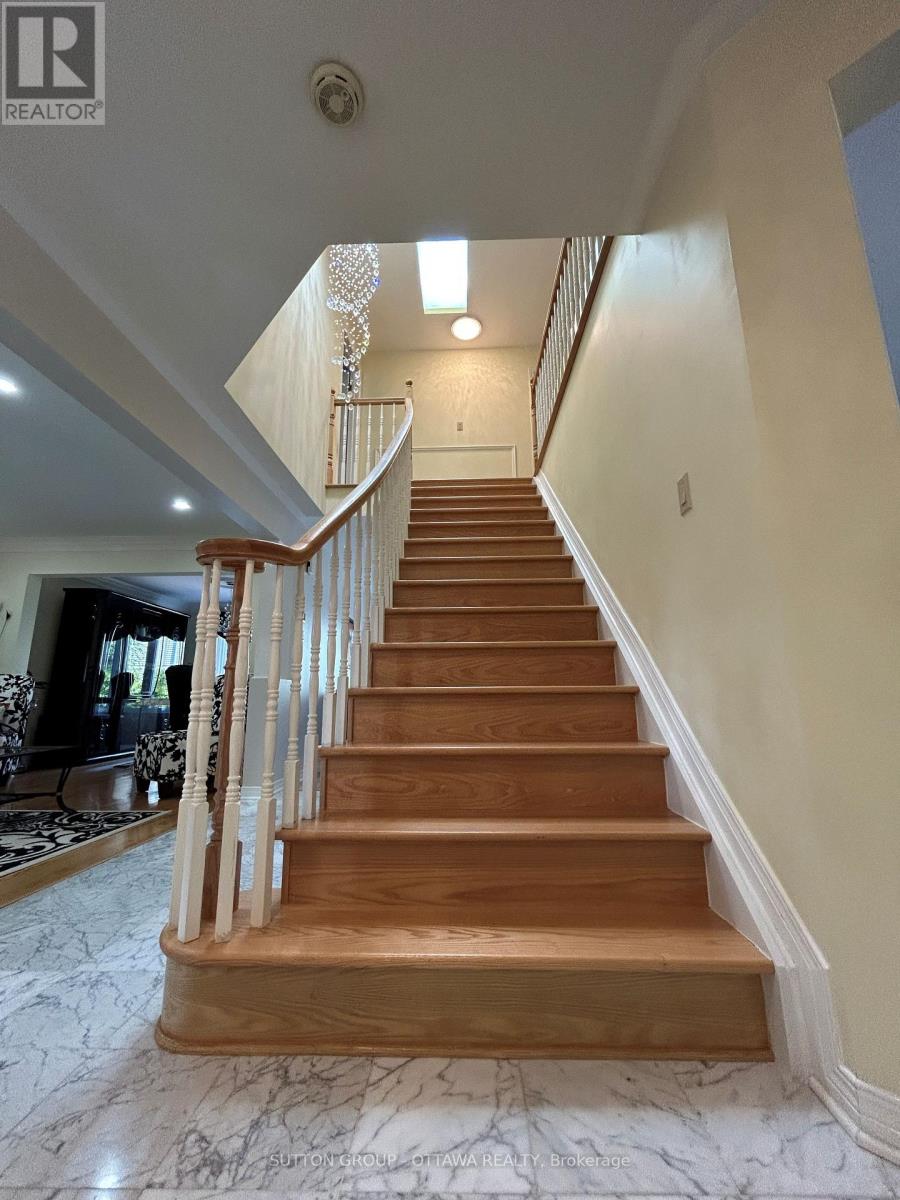 32 Cellini Court W