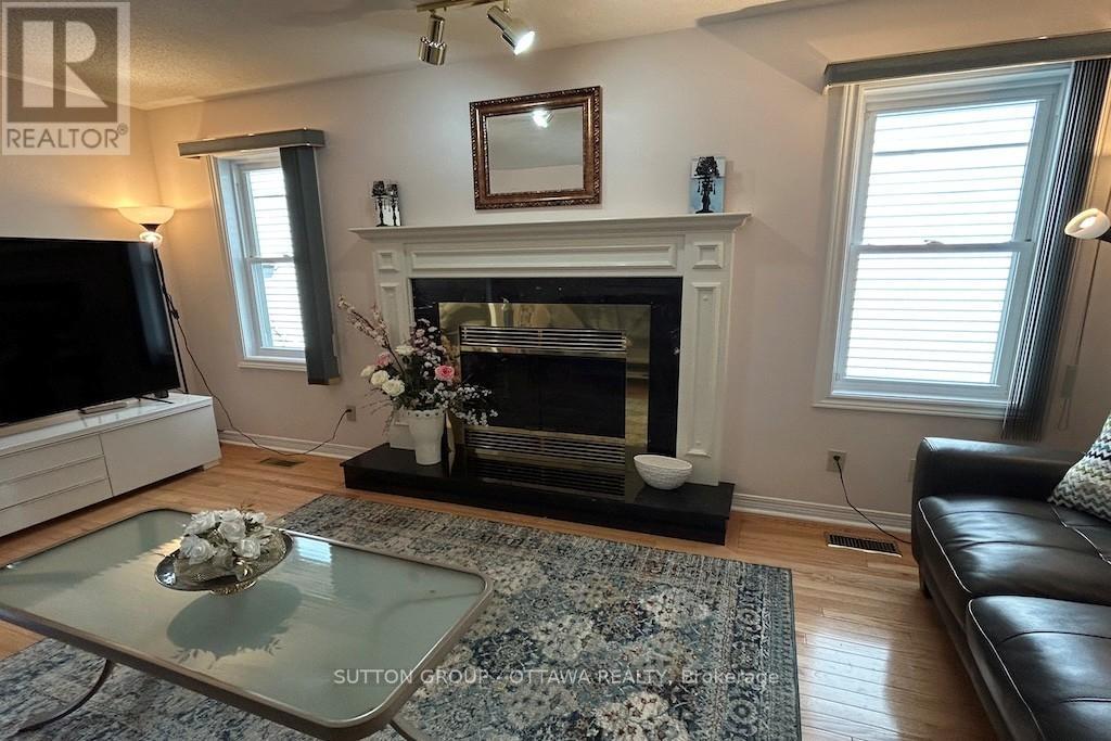 32 Cellini Court W