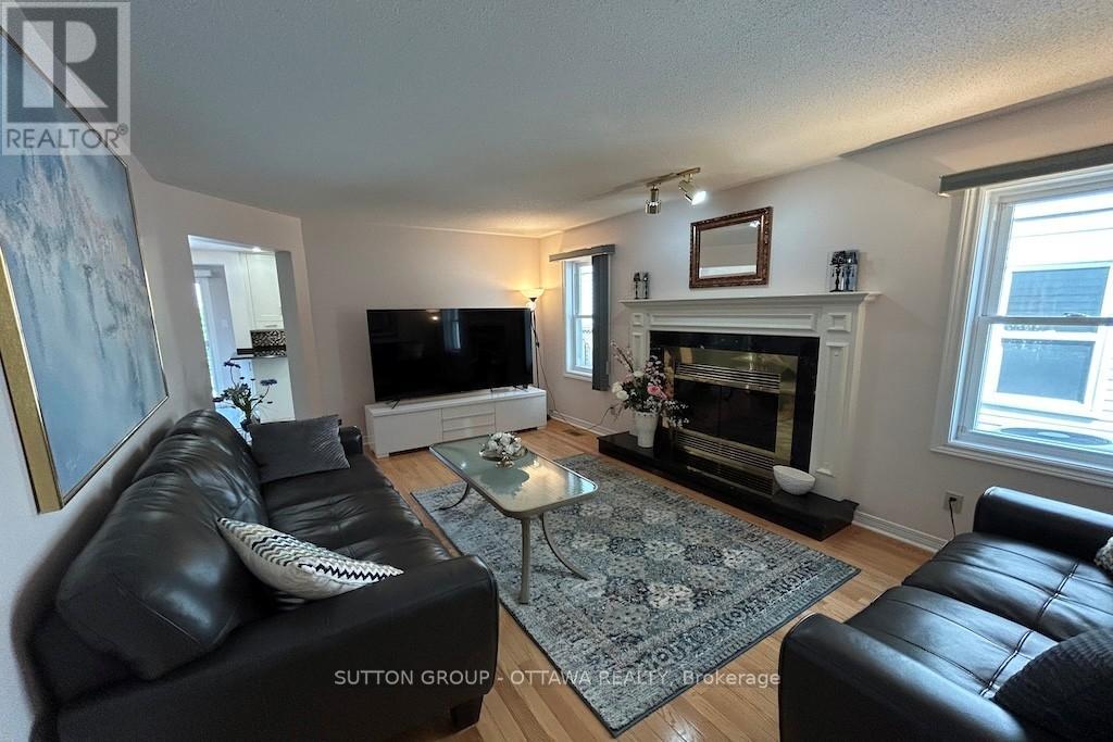 32 Cellini Court W