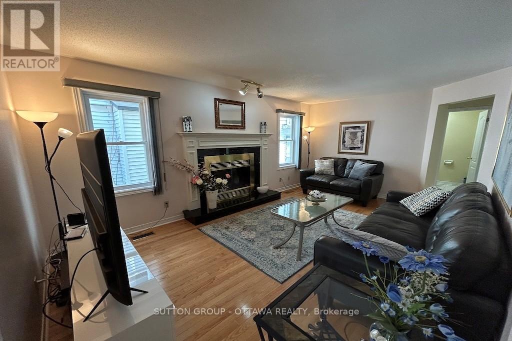 32 Cellini Court W
