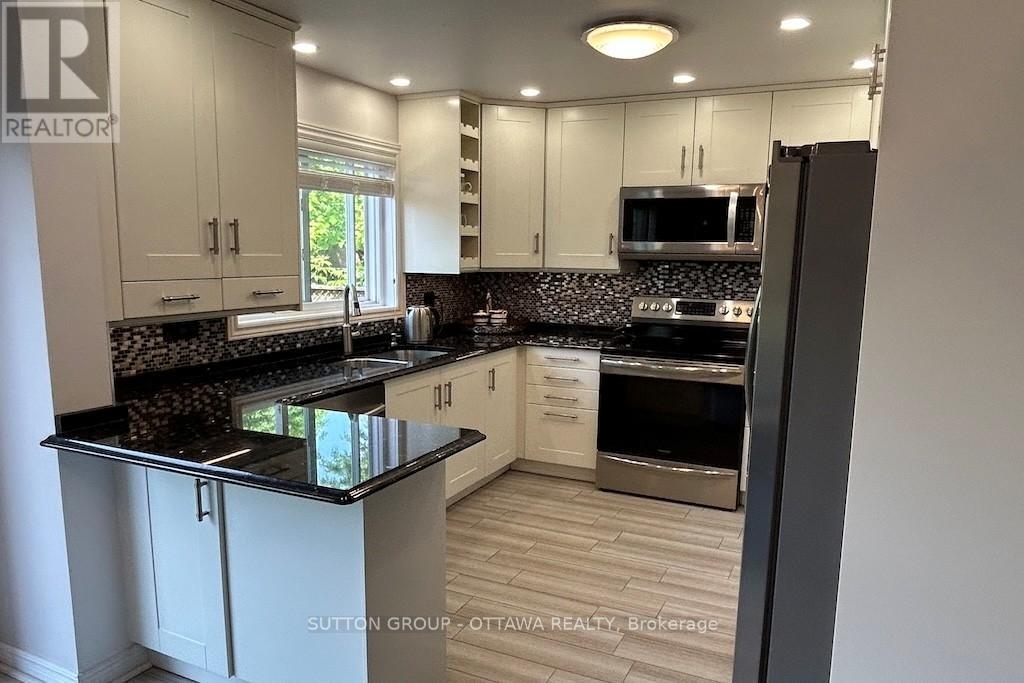 32 Cellini Court W