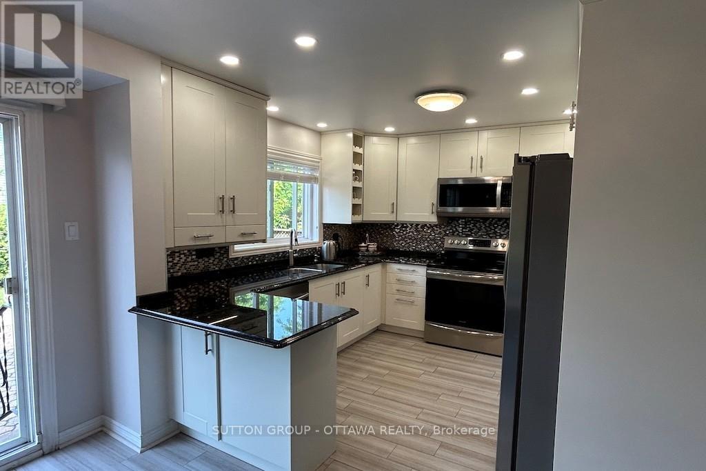 32 Cellini Court W