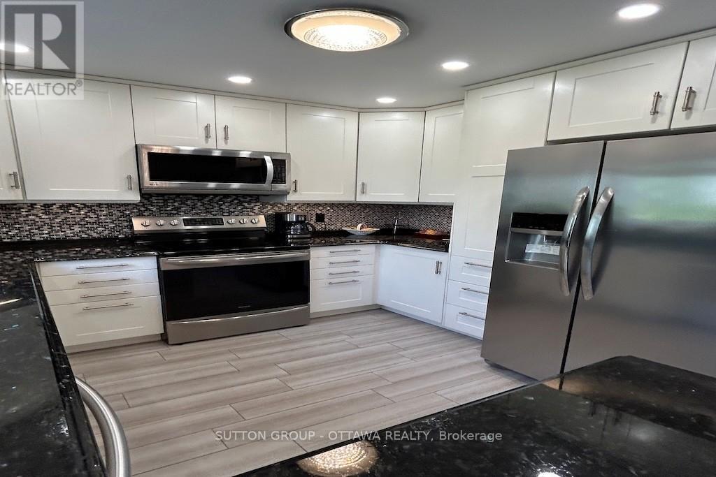 32 Cellini Court W