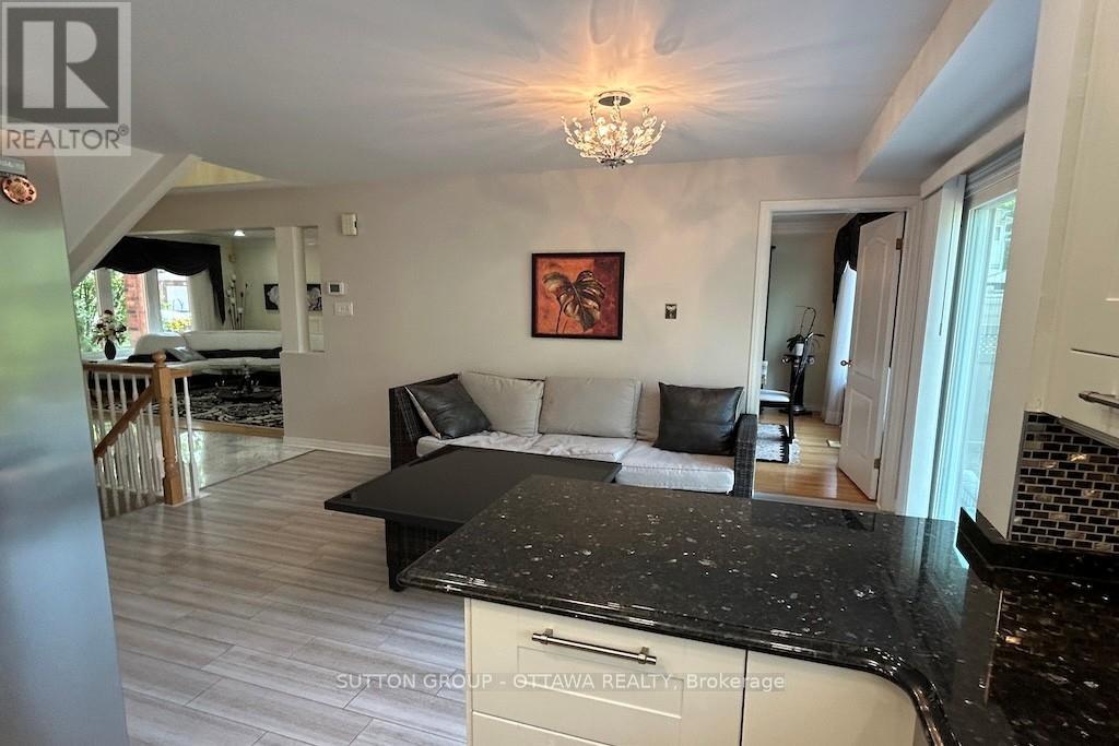 32 Cellini Court W