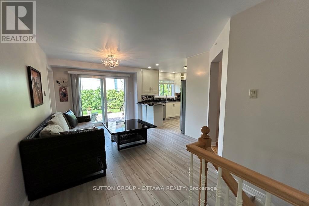 32 Cellini Court W