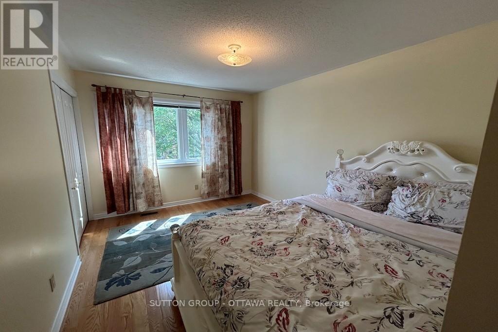32 Cellini Court W