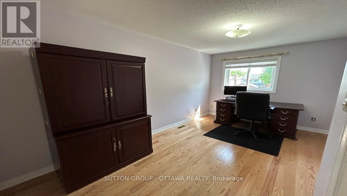 32 Cellini Court W