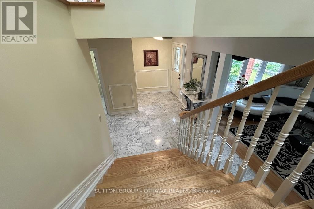 32 Cellini Court W