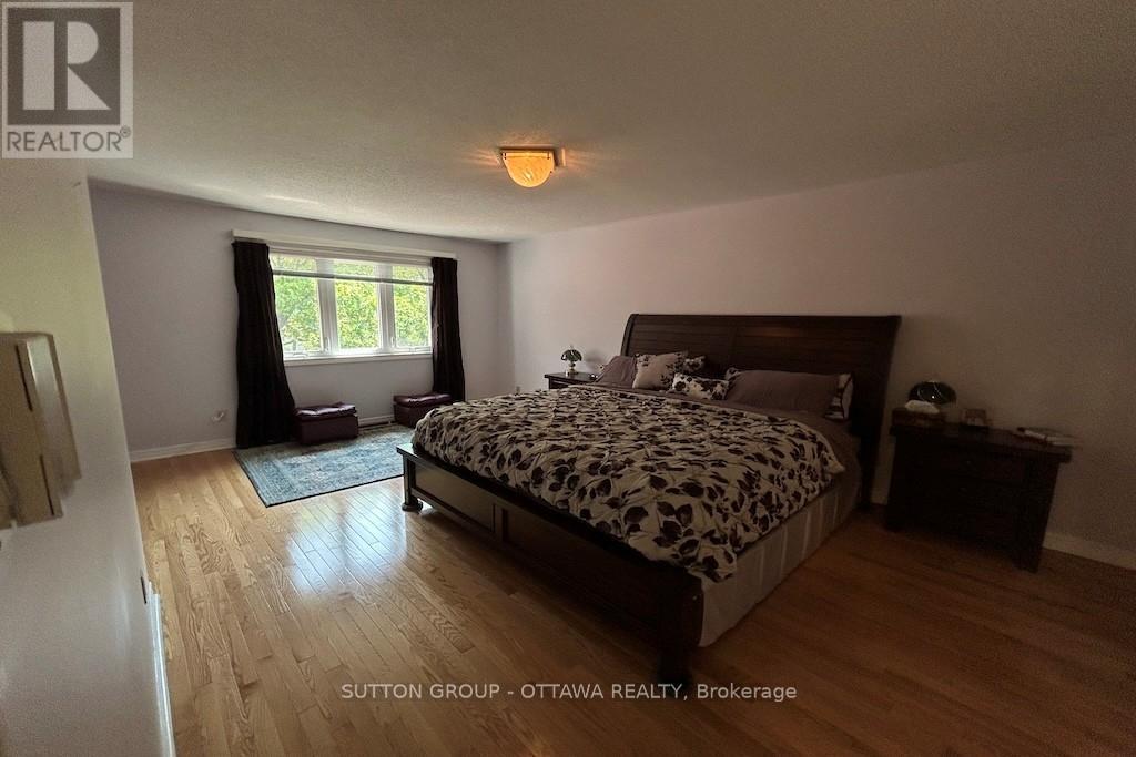 32 Cellini Court W