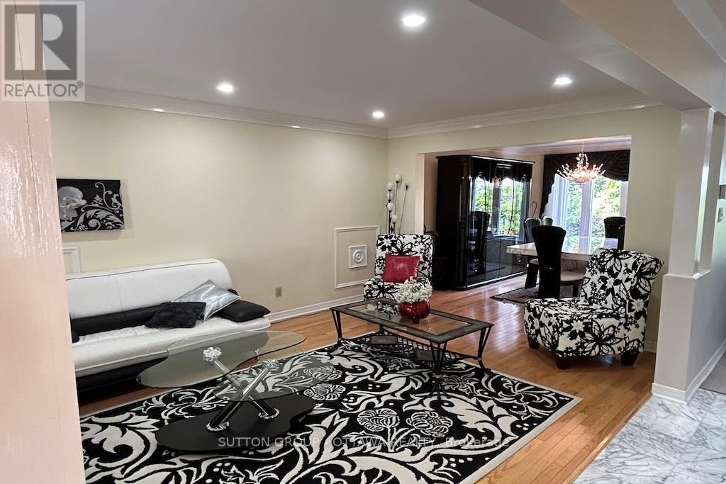 32 Cellini Court W