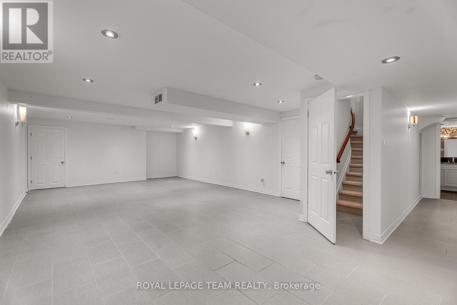 33 Valencia Street
