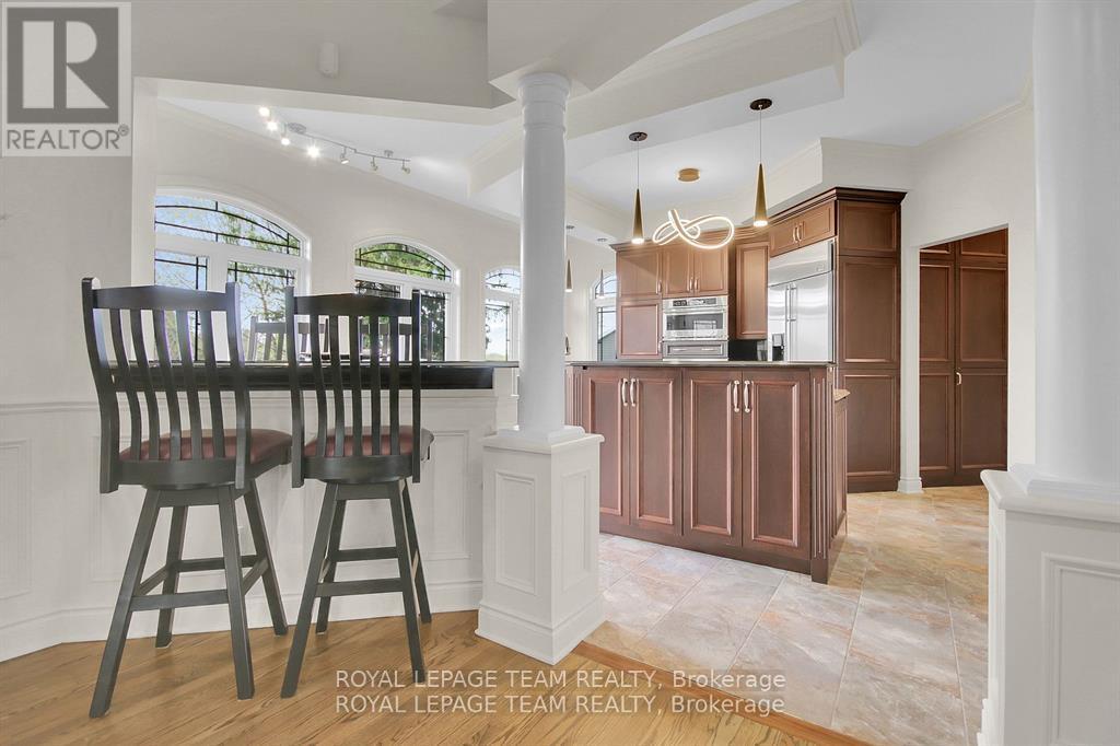 5591 Manotick Main Street