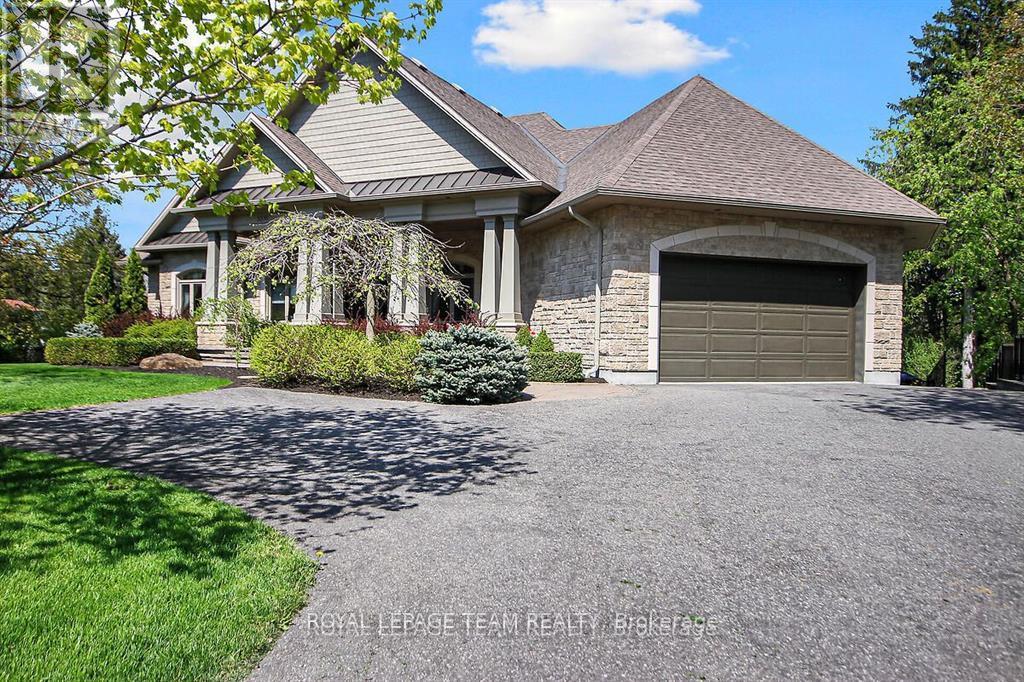 5591 Manotick Main Street