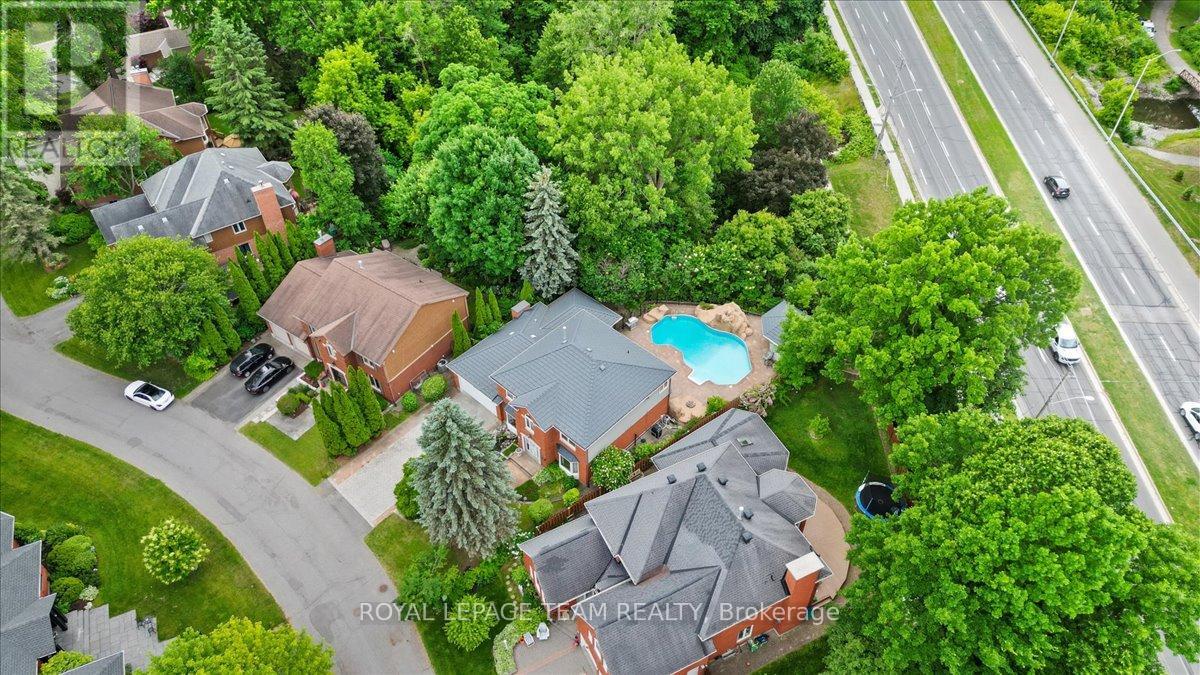17 Stonehedge Parkway