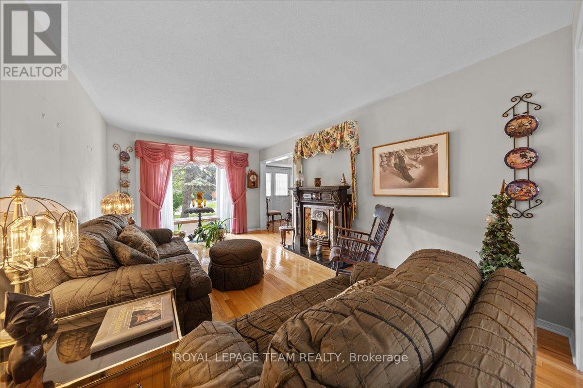 17 Stonehedge Parkway