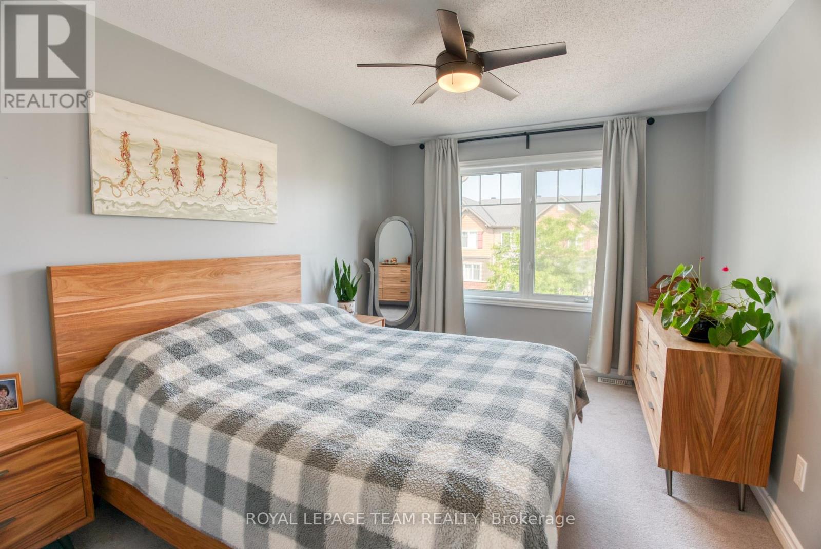 422 Coldwater Crescent