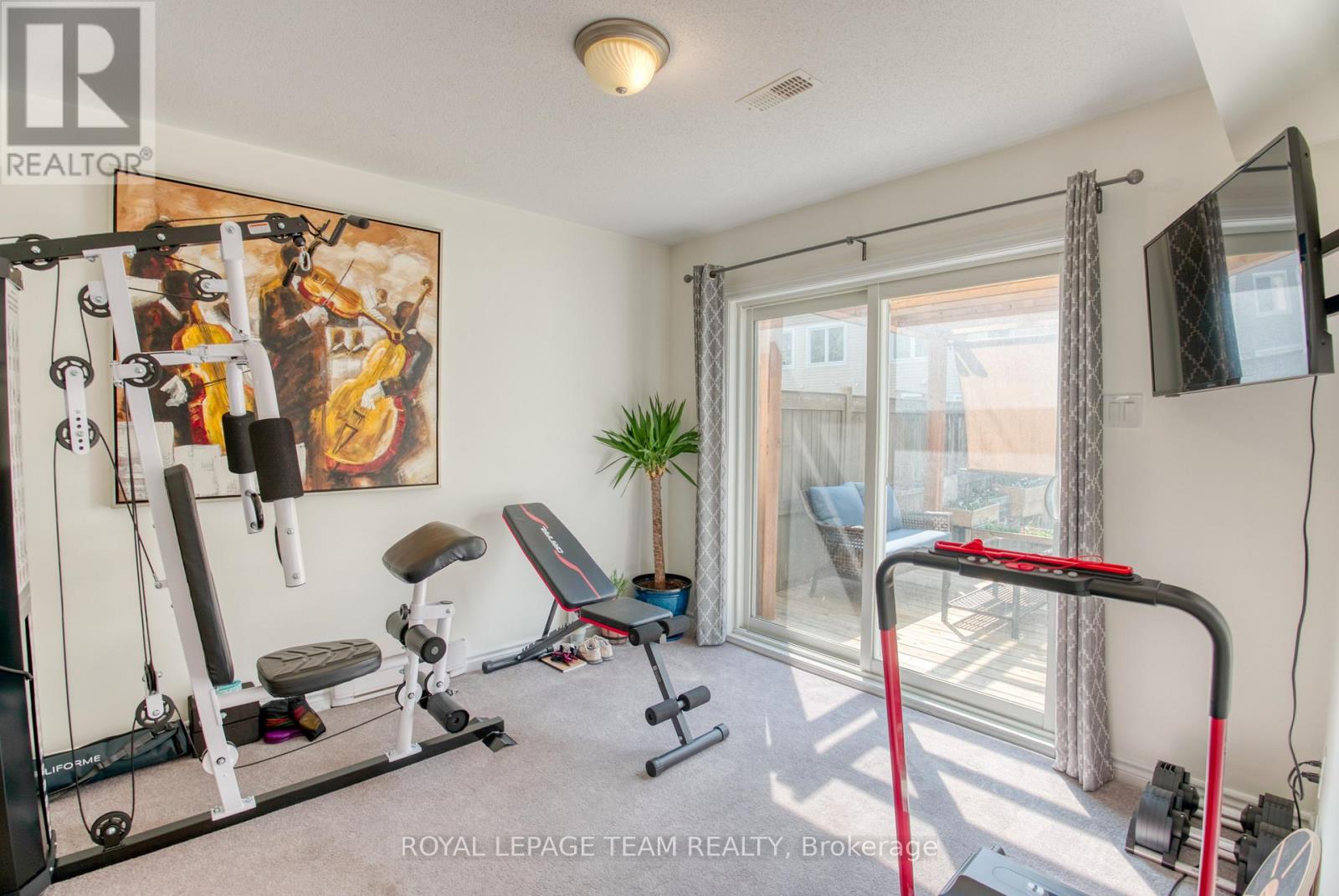 422 Coldwater Crescent
