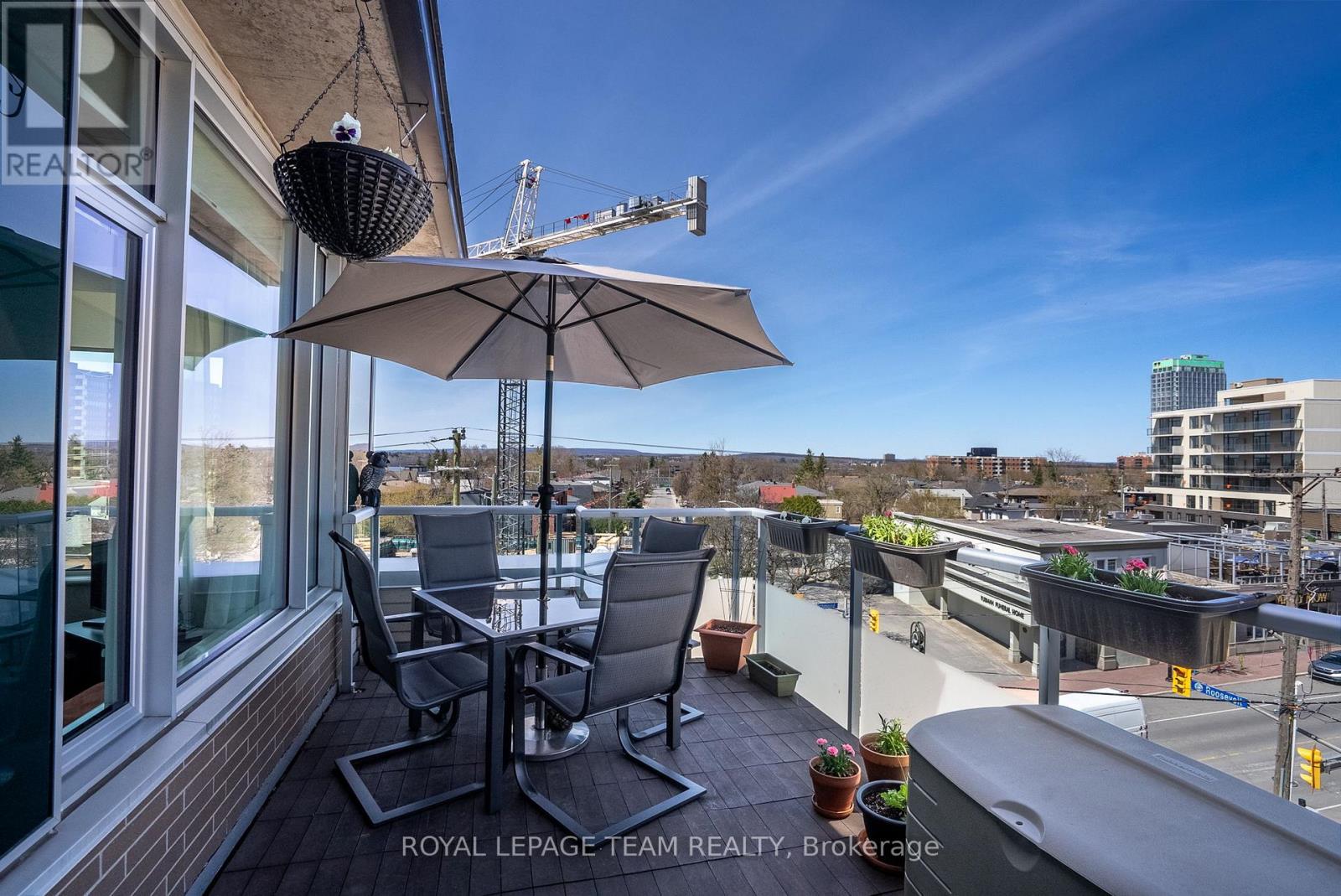413 - 575 Byron Avenue