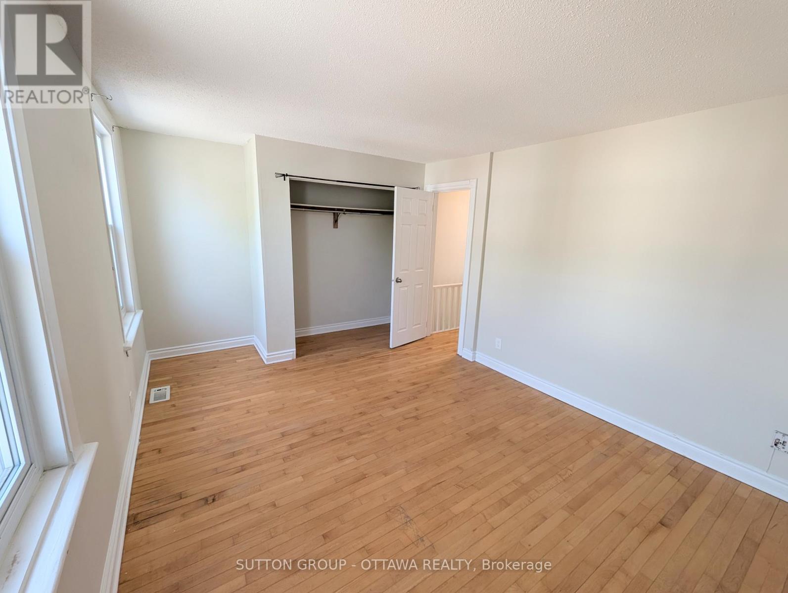 8 Robinson Avenue