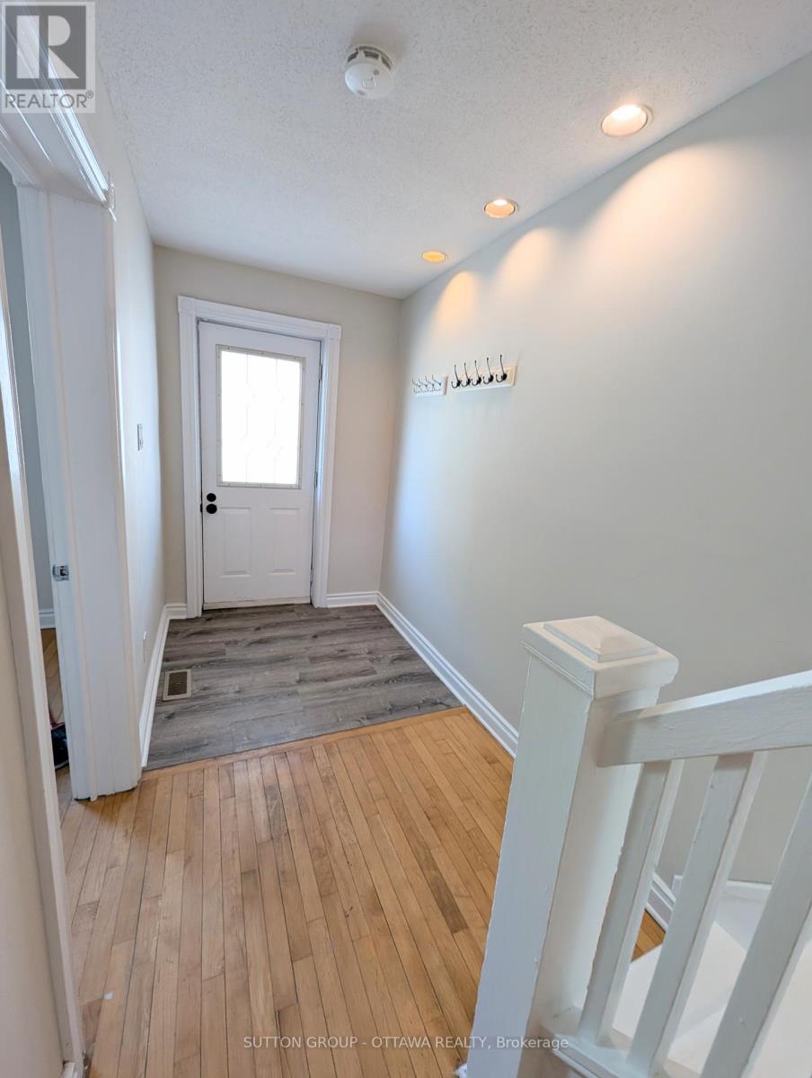 8 Robinson Avenue