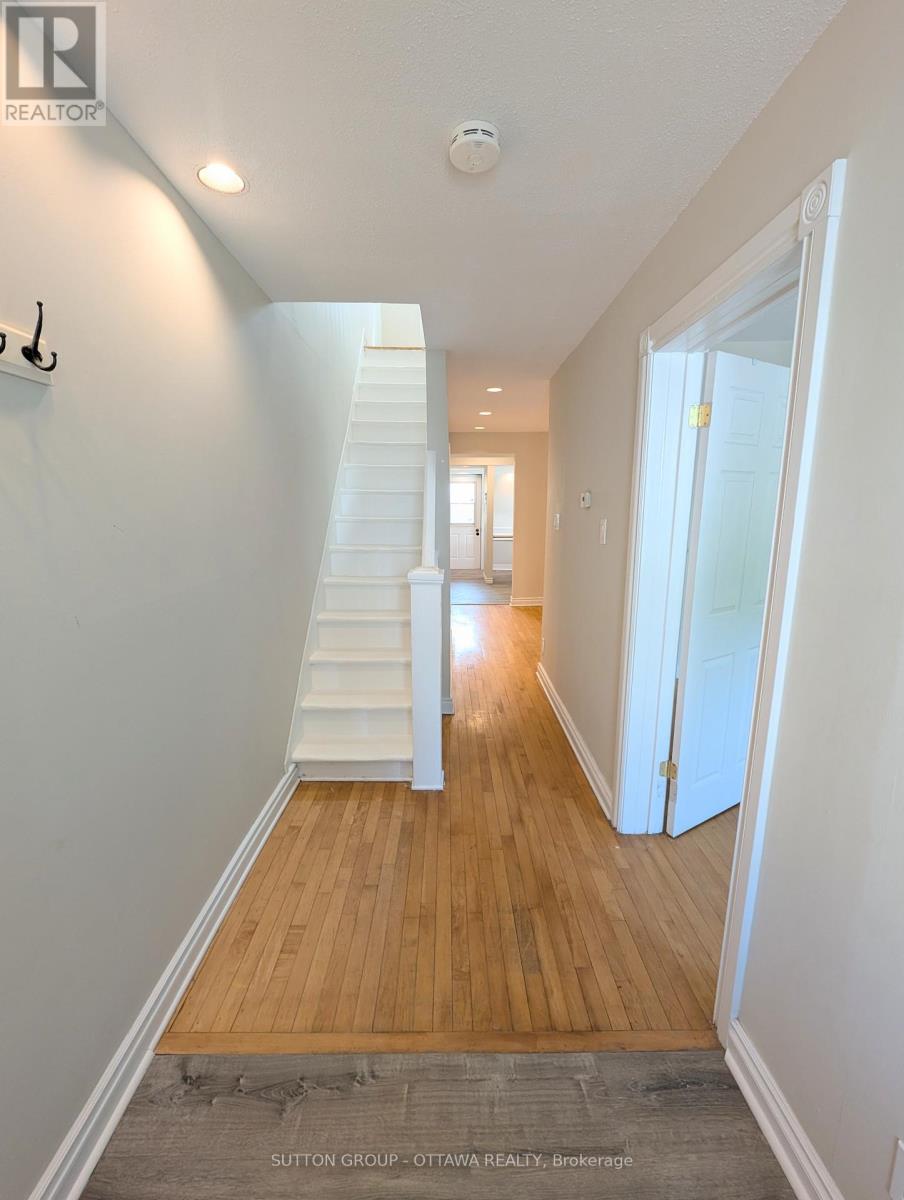 8 Robinson Avenue