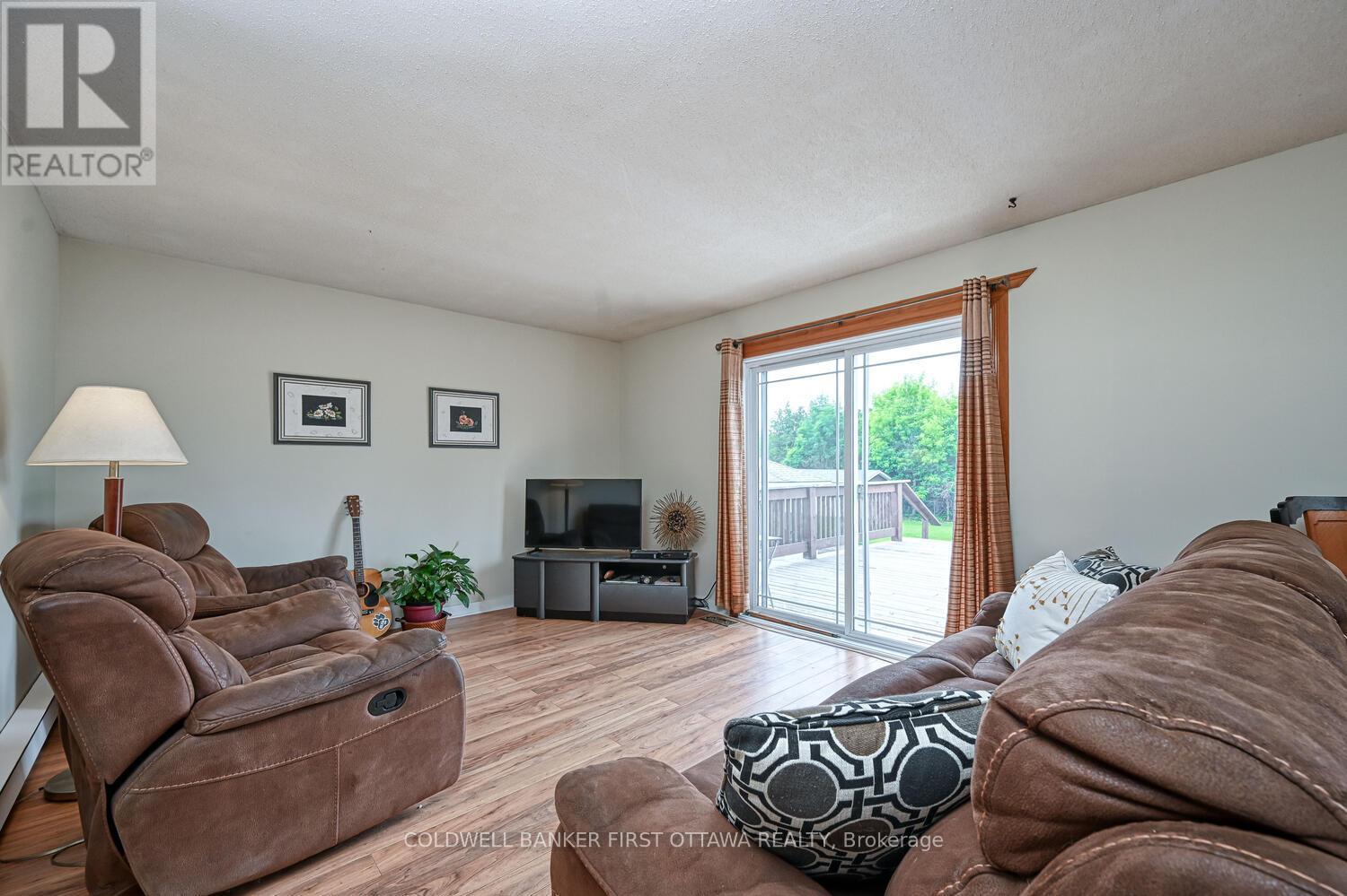 22 Poole Creek Crescent