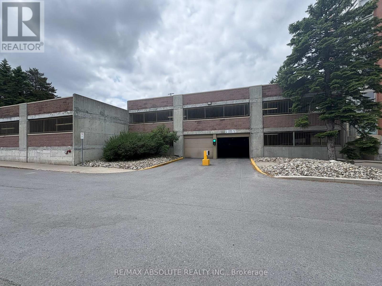 704 - 960 Teron Road