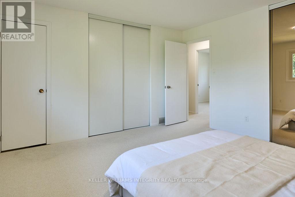 77 Seabrooke Drive
