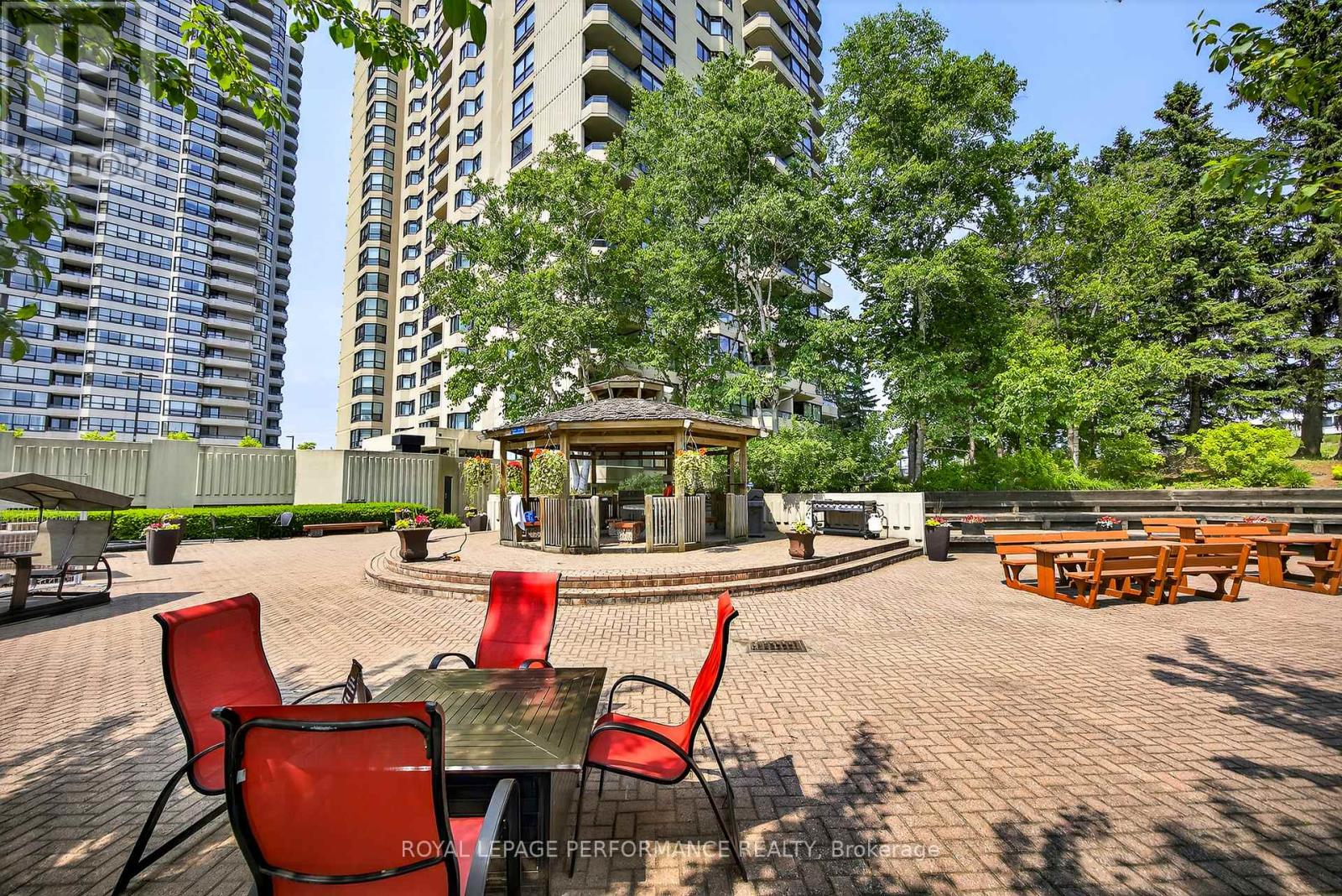 2006 - 1500 Riverside Drive