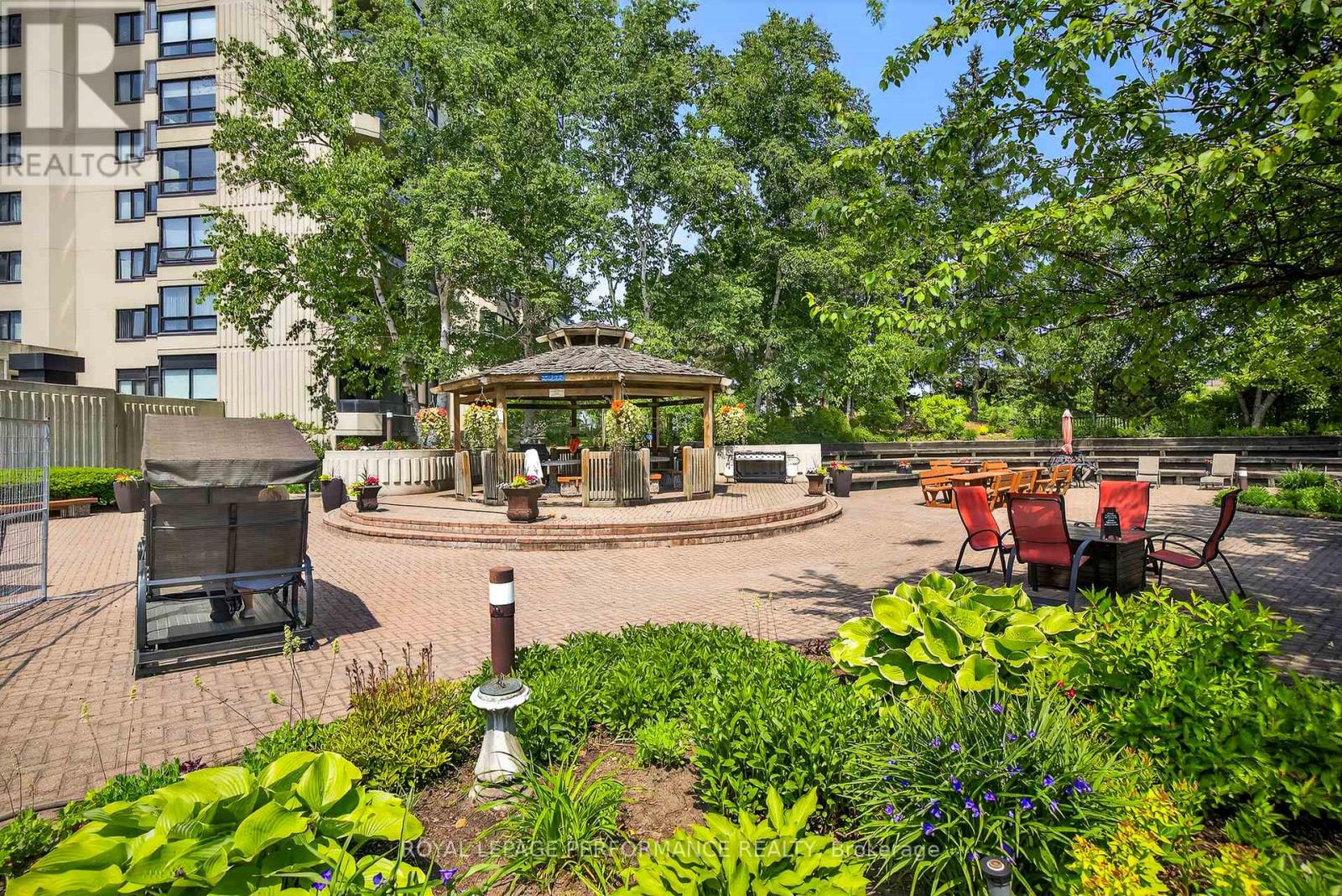 2006 - 1500 Riverside Drive