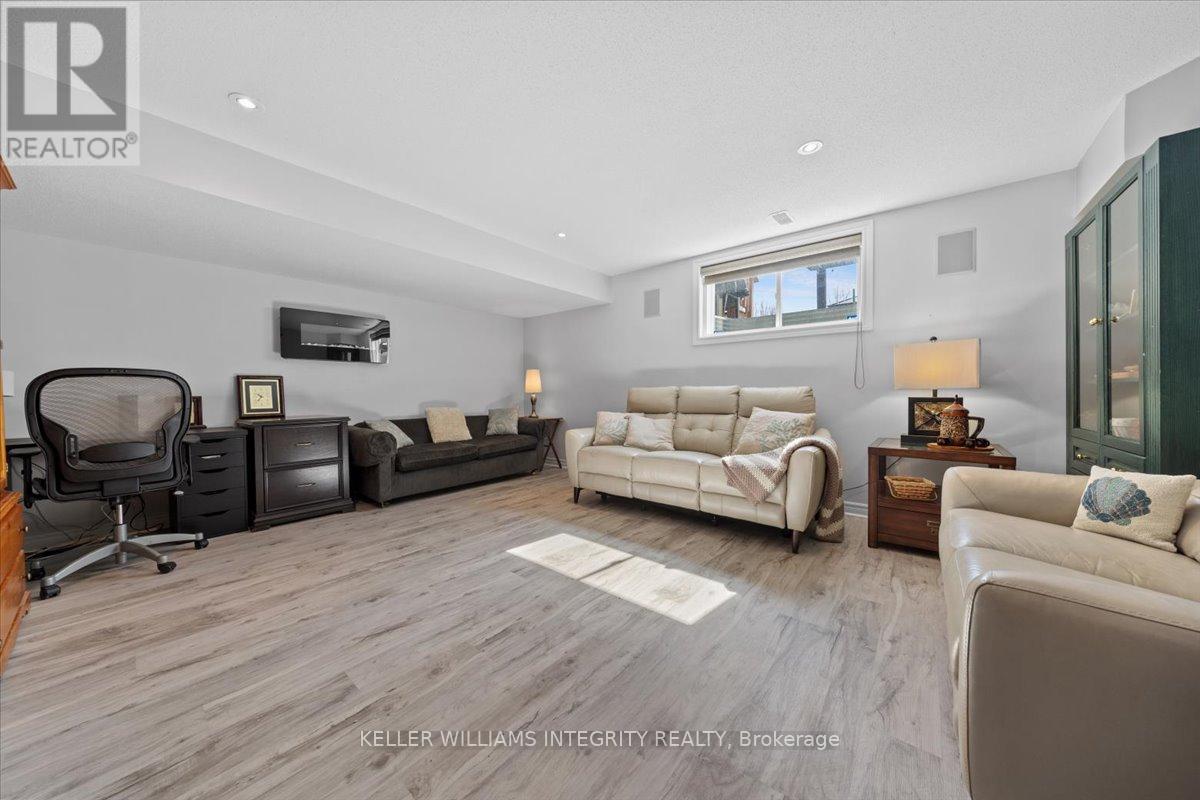 381 Cooks Mill Crescent