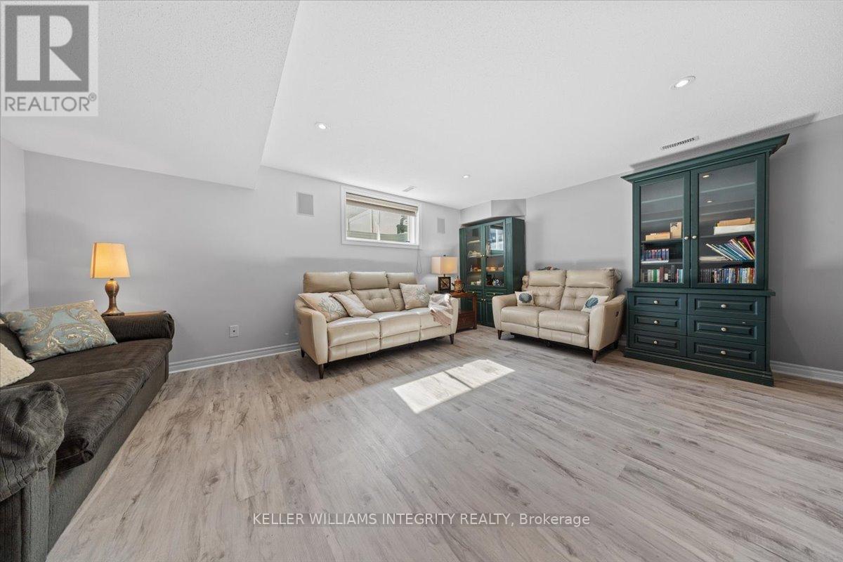 381 Cooks Mill Crescent
